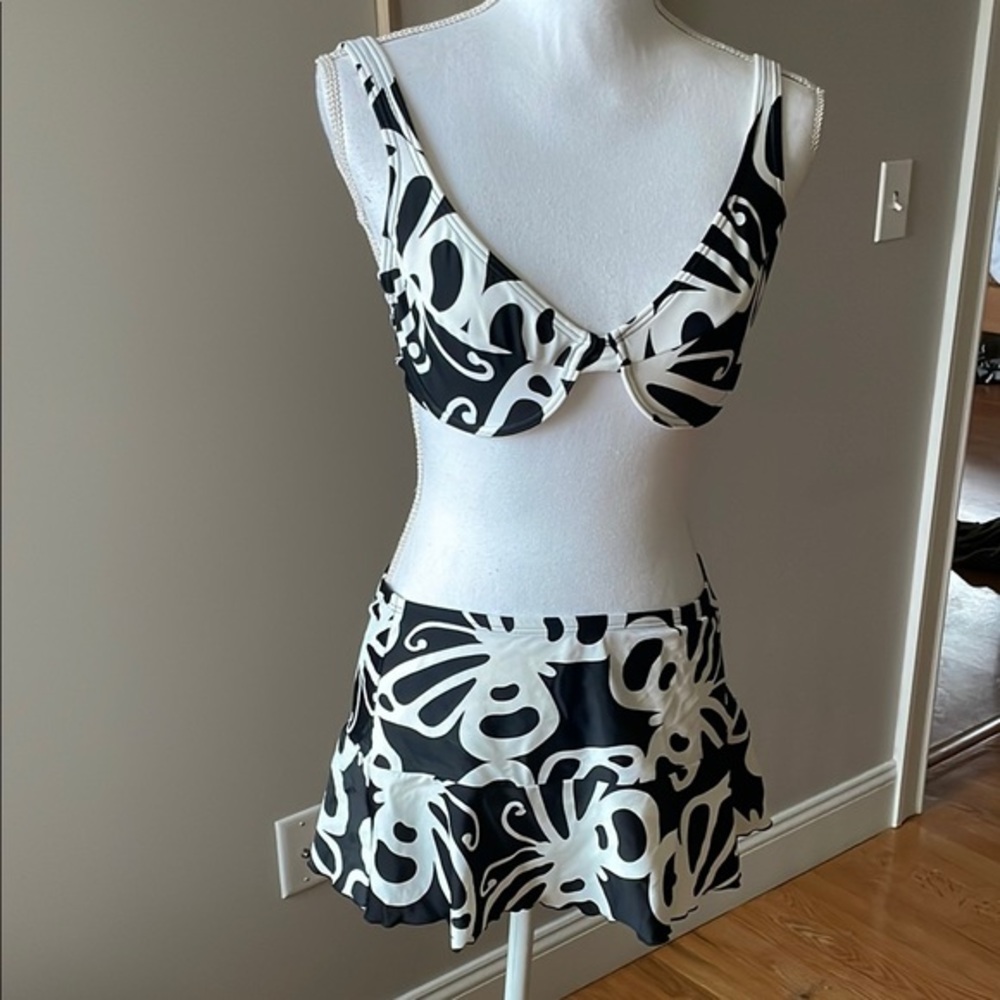 VENUS Black and White Floral Swim Dress